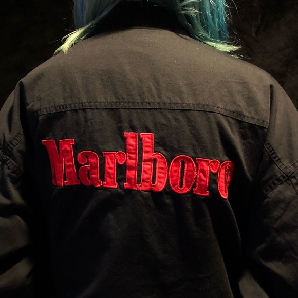 SOLD Vintage 90’s Reversible Marlboro Bomber Jacket Size Medium - Picture 2 of 10